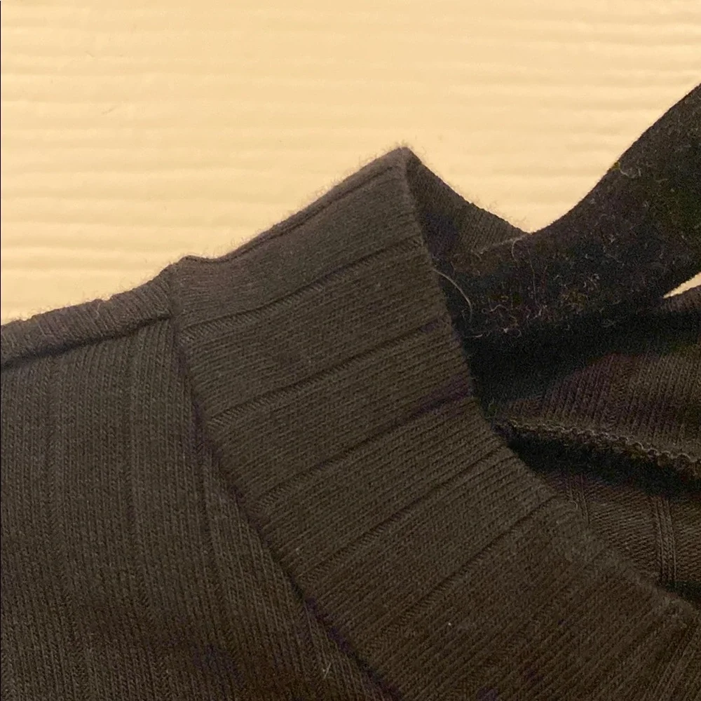 Trendy Black Long Sleeve Crop Top - Picture 5 of 6